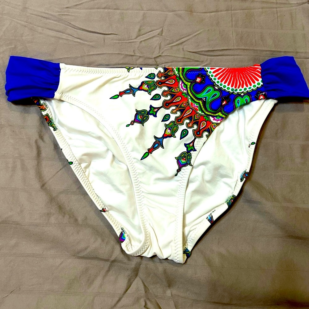 TRINA TURK bikini bottom. Size 14. NWOT. Shirred sides